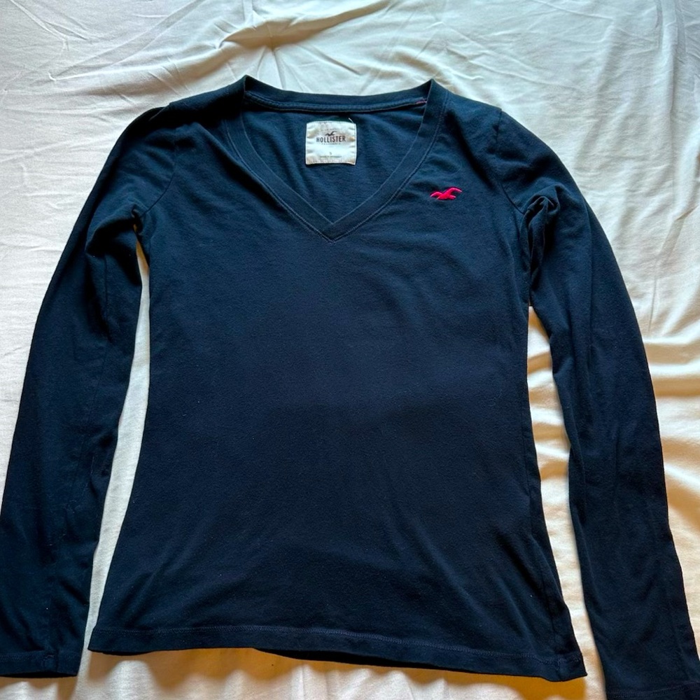 Hollister long sleeve v-neck navy blue shirt Y2K era Size S